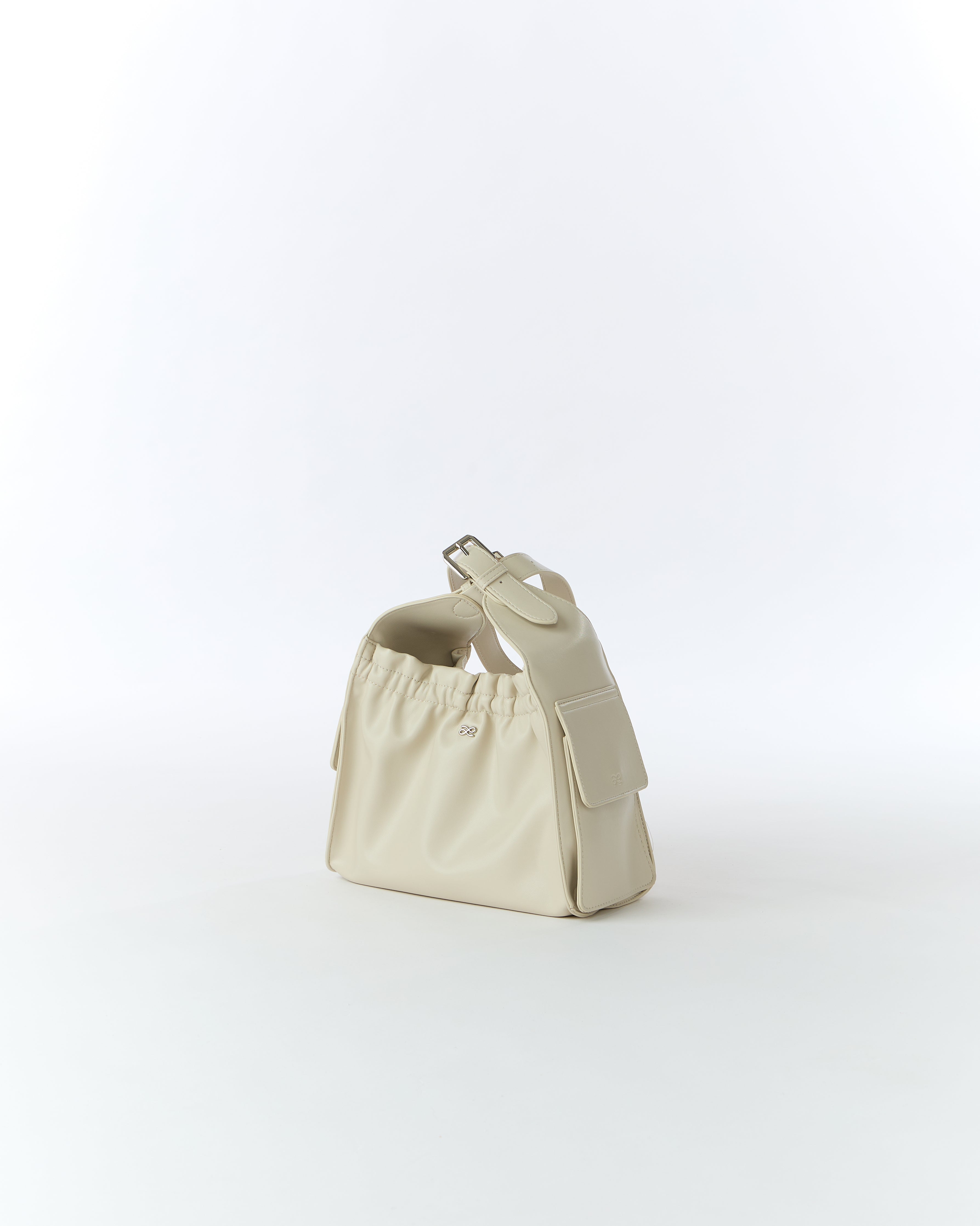 YUMI SLEEK PU BLACK