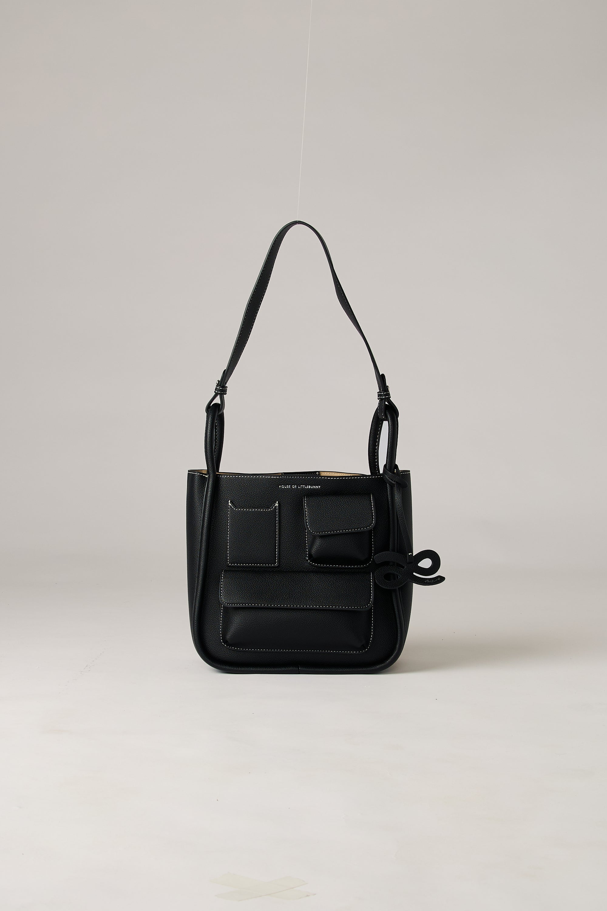 MOMENTUM JOURNEY PU BLACK, LARGE